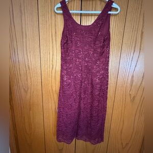 NWOT Chic Sleeveless Burgundy Midi Dress